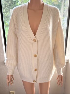 Jenni Kayne Iconic Cashmere Cocoon sweater - size M- retails $475